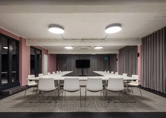 Hotel The Midtown Kolonia