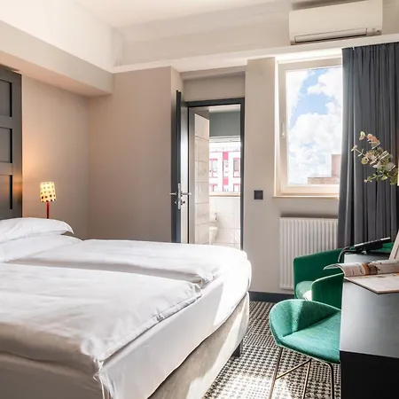 The Midtown 4*